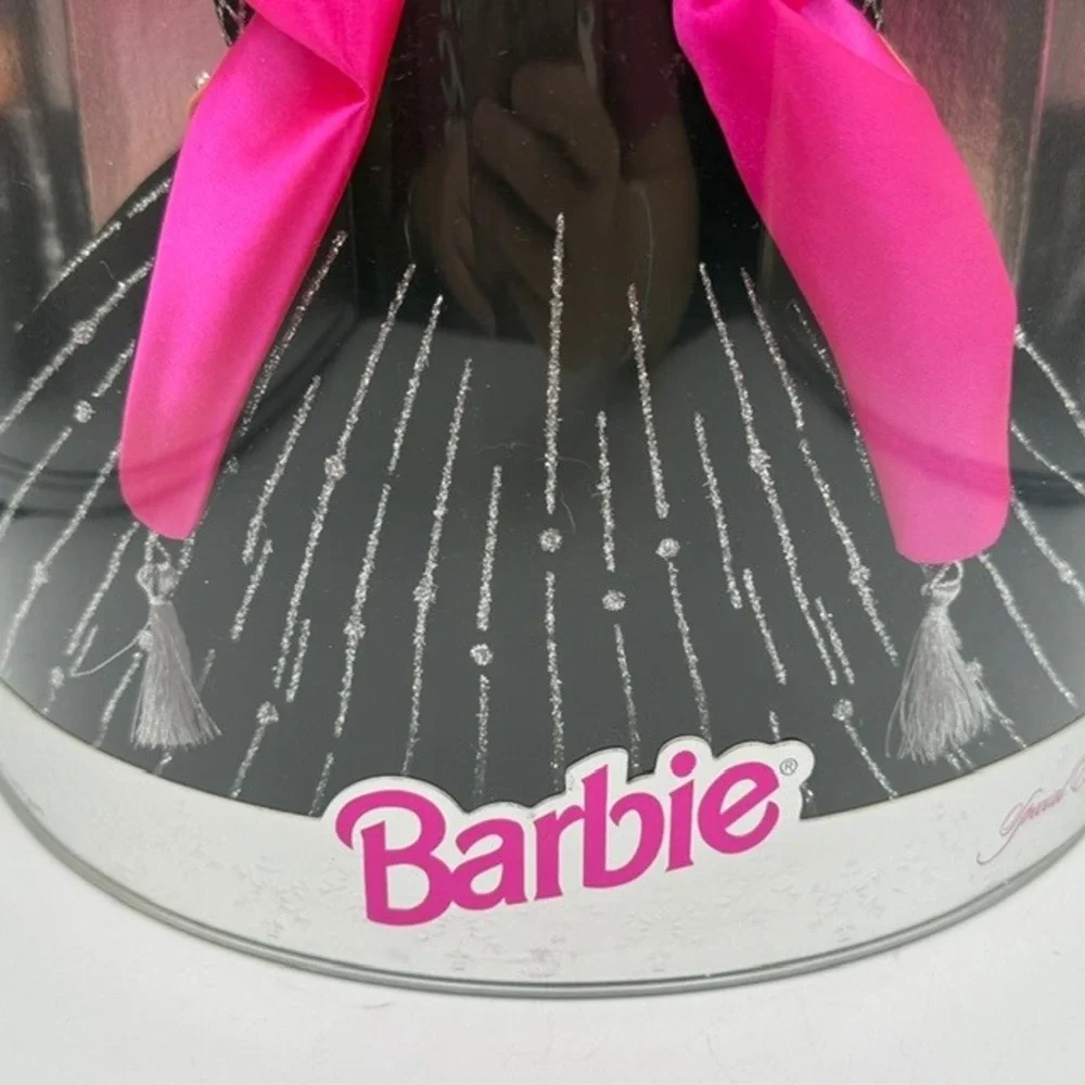 Mattel Happy Holidays Barbie 1998 Special Edition Black Gown Pink Wrap 20200 NEW